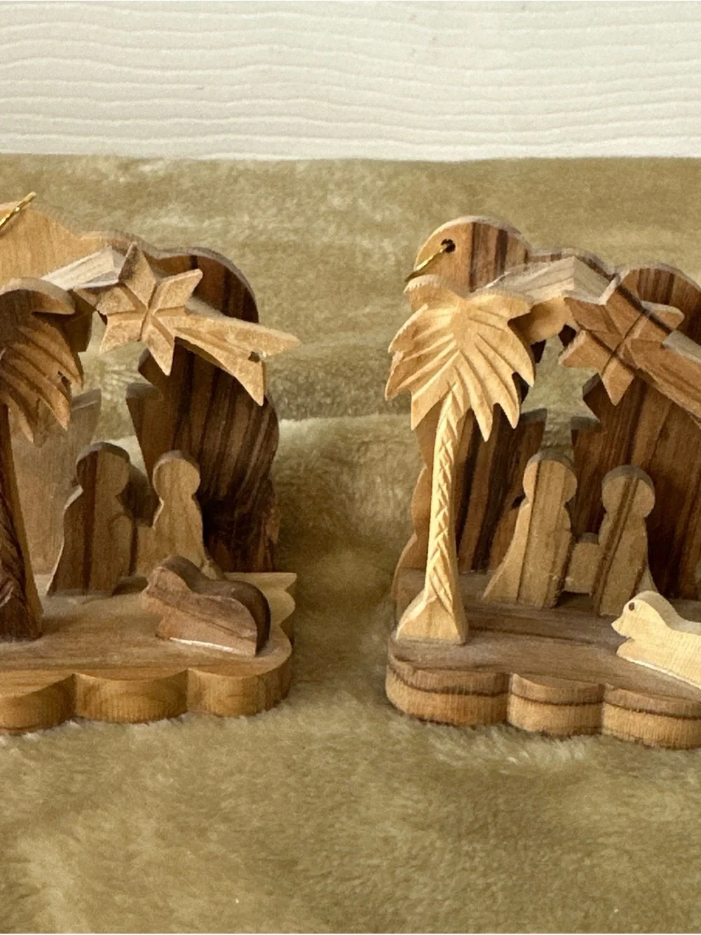 Hand-carved Bethlehem Star olive wood nativity ornaments Set Of Two In GUC